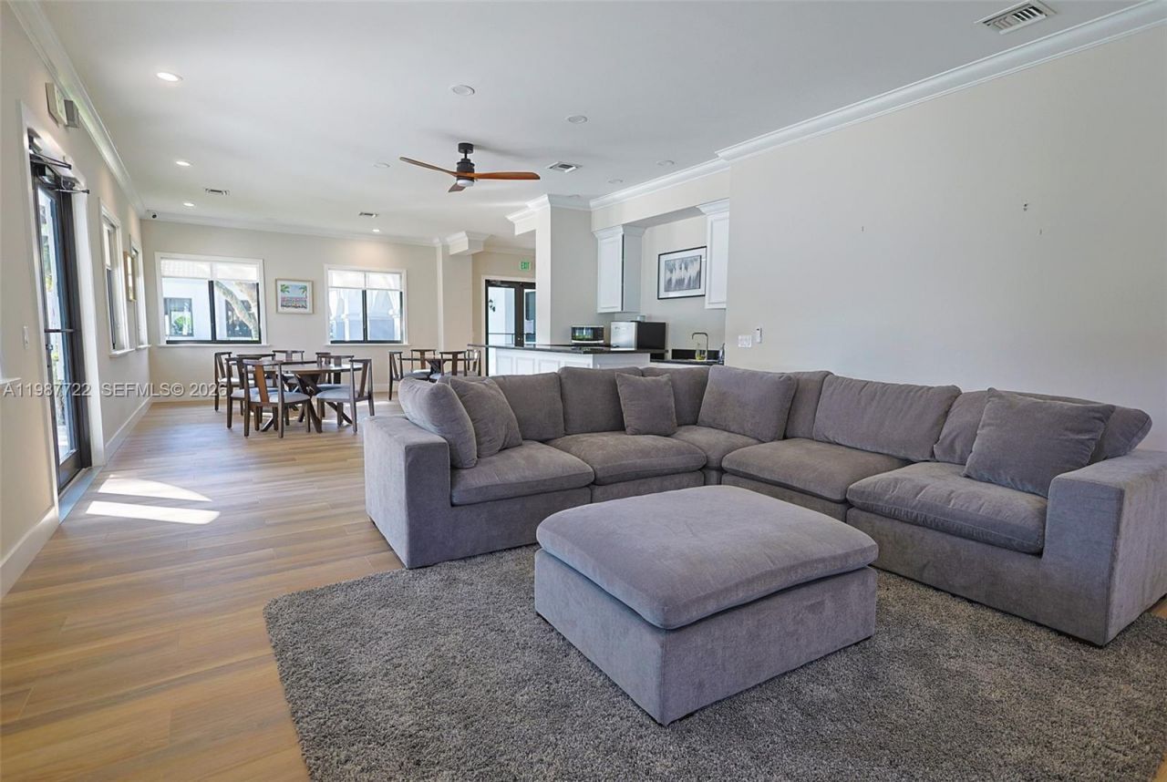 2640 S University Dr , Unit 230, Davie, FL 33328 Photo