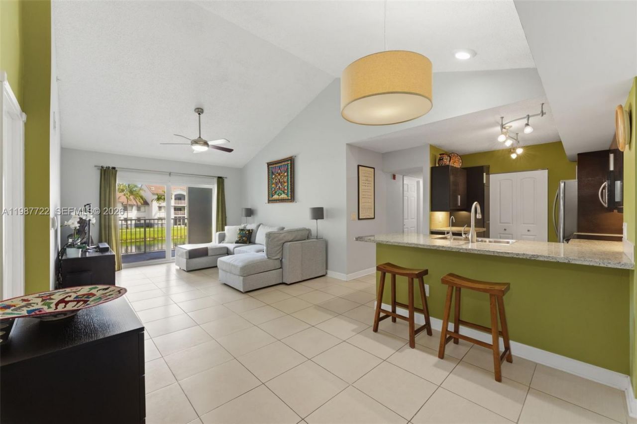 2640 S University Dr , Unit 230, Davie, FL 33328 Photo