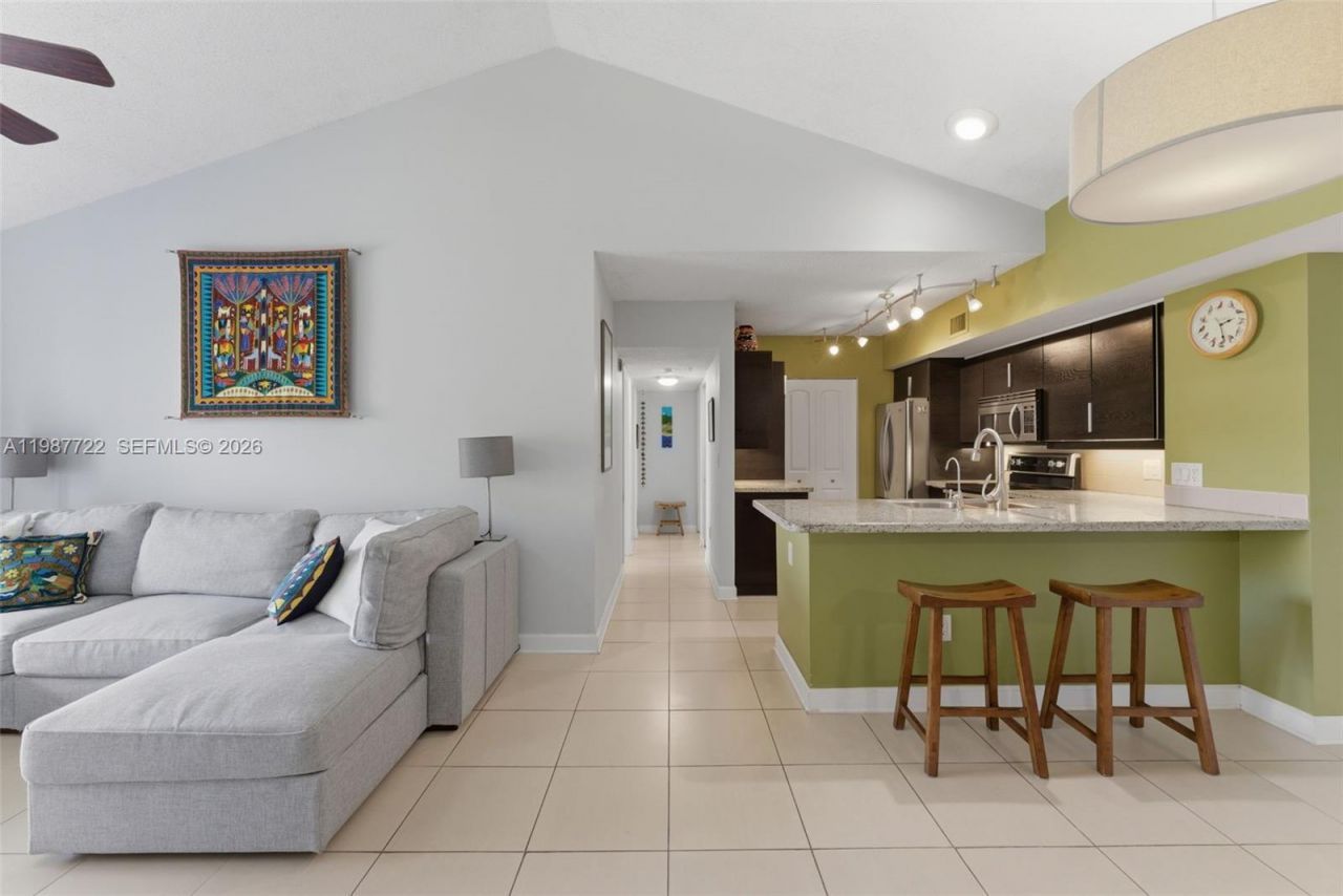 2640 S University Dr , Unit 230, Davie, FL 33328 Photo