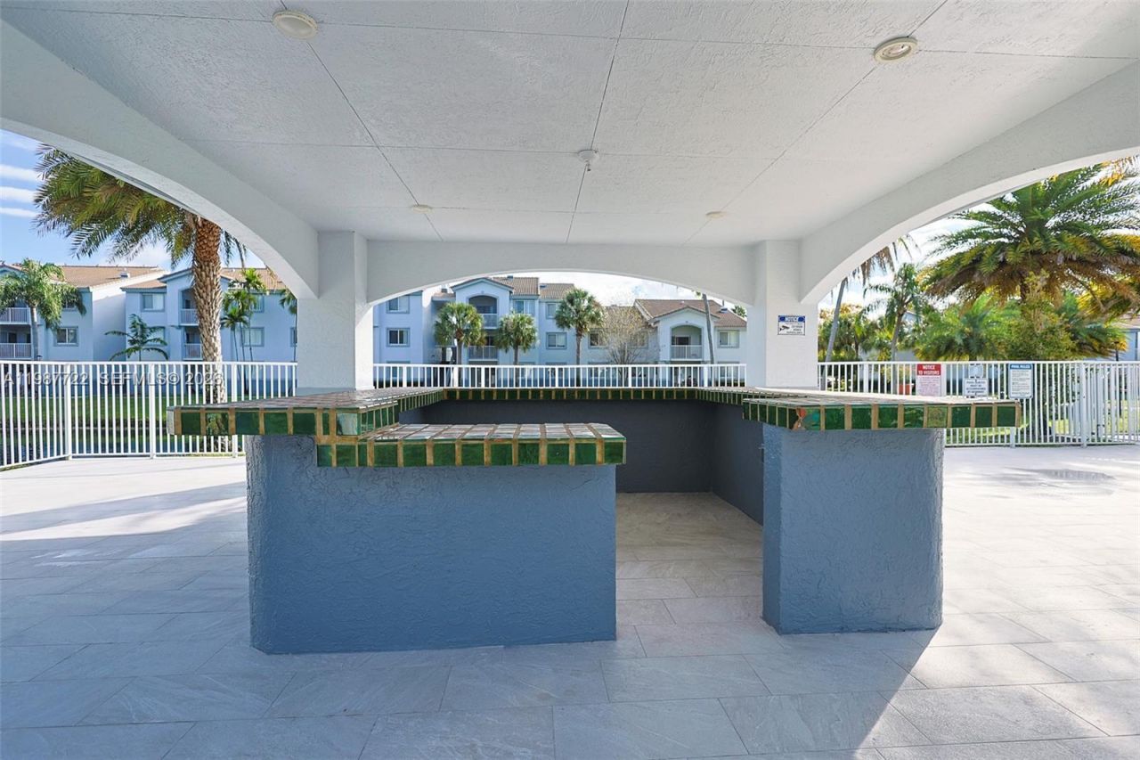 2640 S University Dr , Unit 230, Davie, FL 33328 Photo