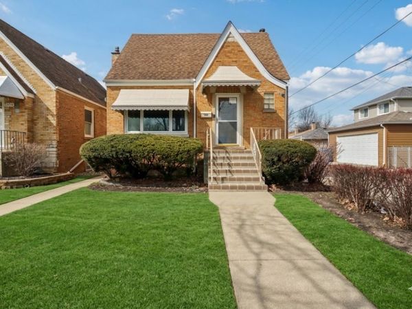 3940 N Paris Avenue , Chicago, IL 60634