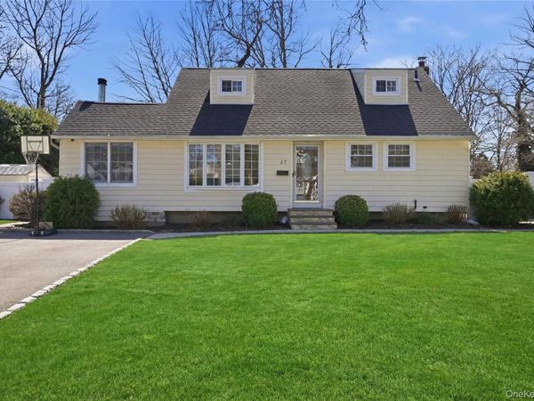 27 Chester Street , East Northport, NY 11731