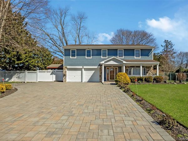 8 Shari Lane, East Northport, NY 11731