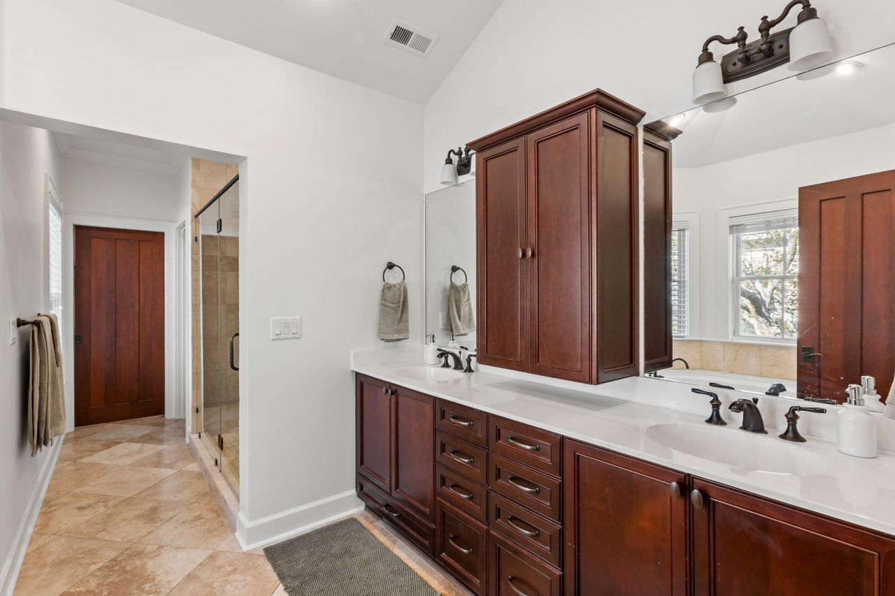 7 William Street Photo 23