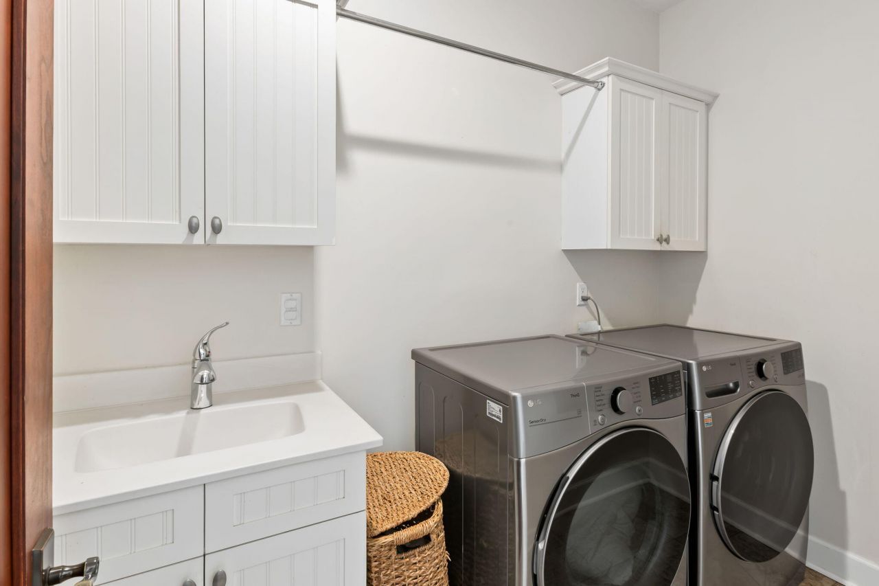 7 William Street Photo 26