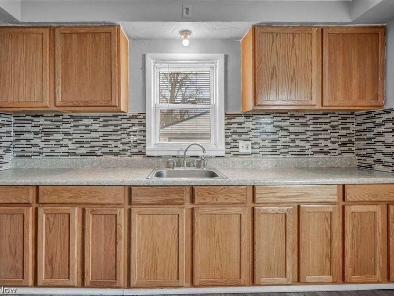 4310 E 162nd Street, Cleveland, OH 44128 Photo 12