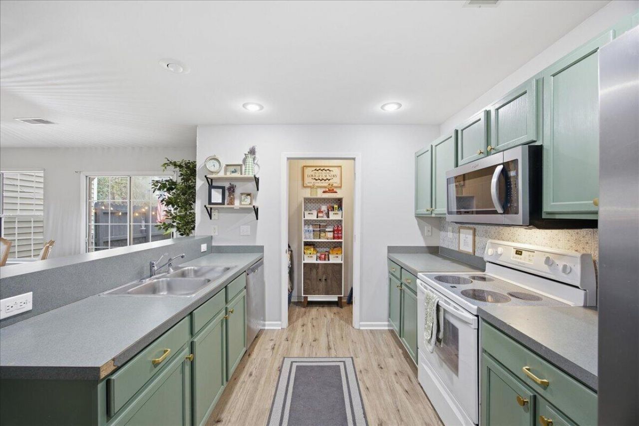 1114 Island Club Drive Photo 10