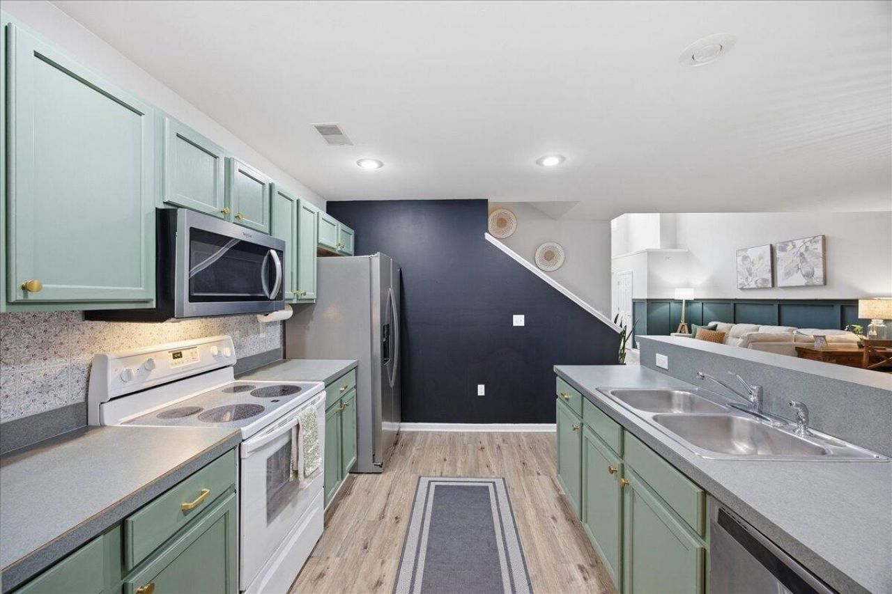 1114 Island Club Drive Photo 11