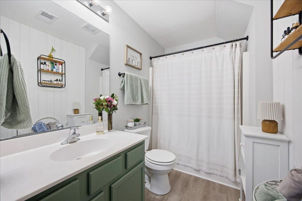 1114 Island Club Drive Photo 14