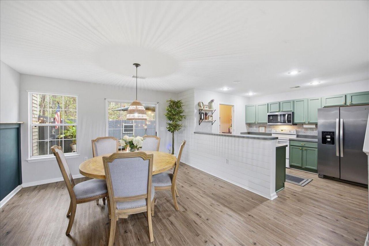 1114 Island Club Drive Photo 9