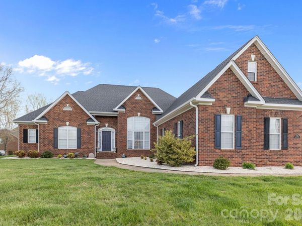 7407 Balintoy Lane, Matthews, NC 28104