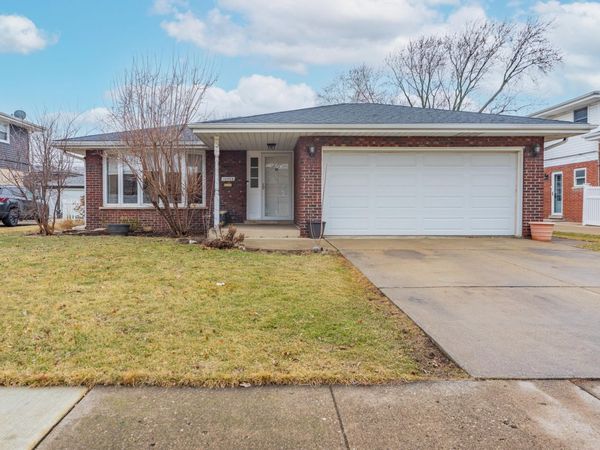 10908 S Kilbourn Avenue , Oak Lawn, IL 60453