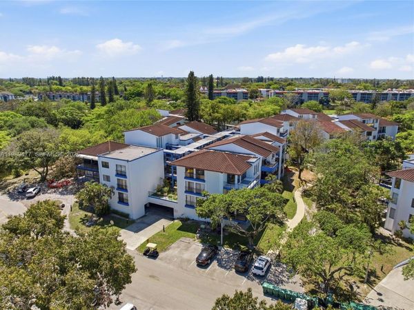 6010 S Falls Cir Dr , Unit 323, Lauderhill, FL 33319