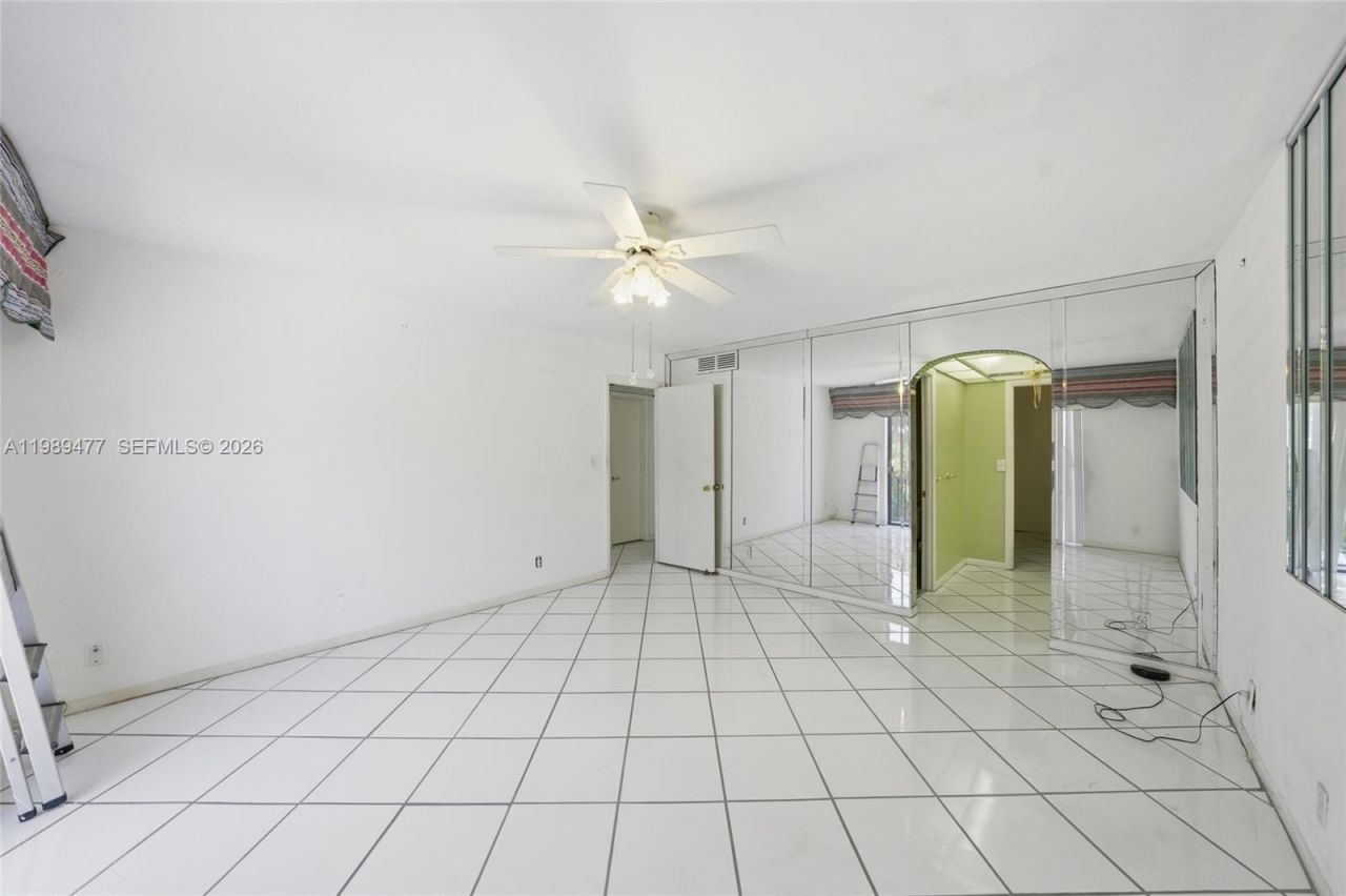 6010 S Falls Cir Dr , Unit 323, Lauderhill, FL 33319 Photo