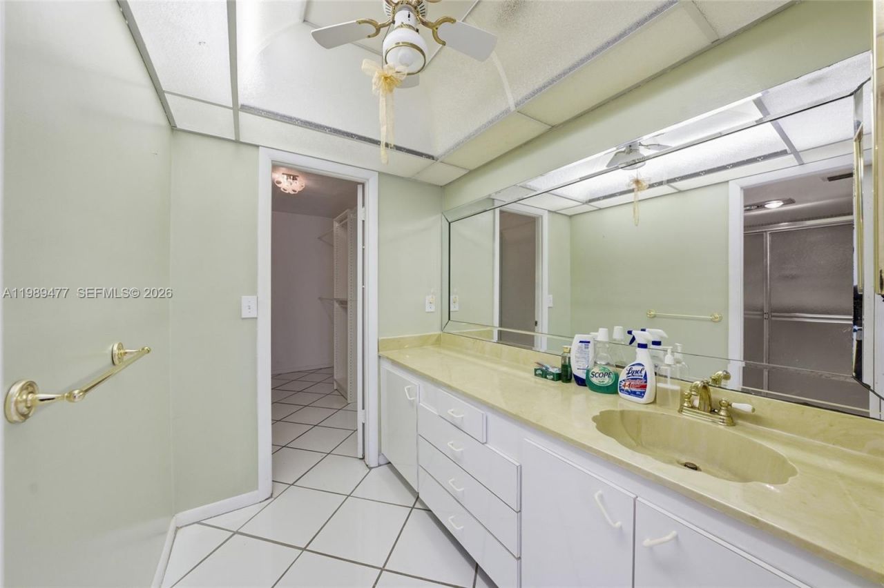 6010 S Falls Cir Dr , Unit 323, Lauderhill, FL 33319 Photo