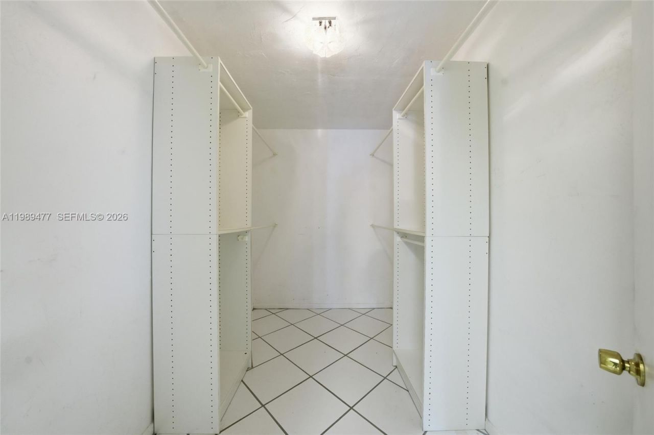 6010 S Falls Cir Dr , Unit 323, Lauderhill, FL 33319 Photo