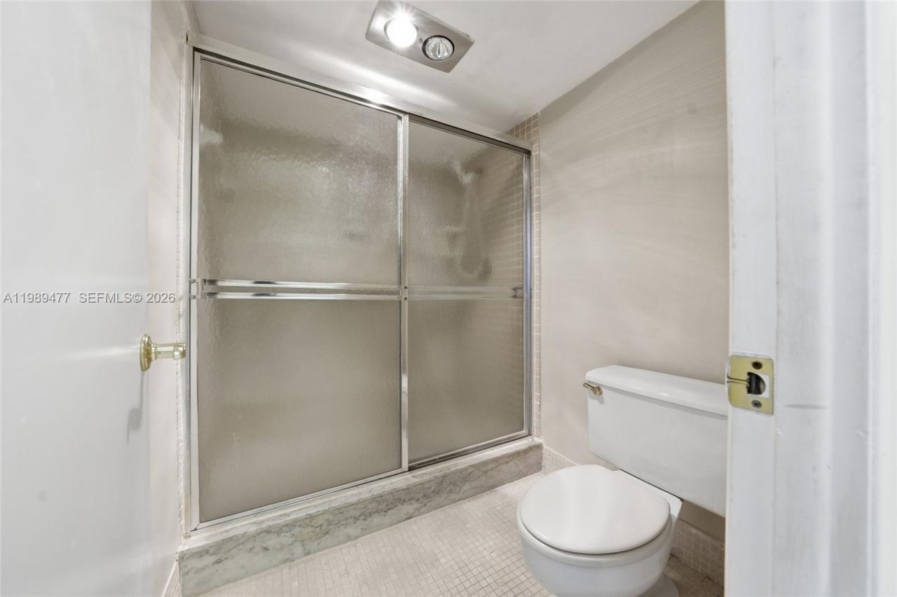 6010 S Falls Cir Dr , Unit 323, Lauderhill, FL 33319 Photo