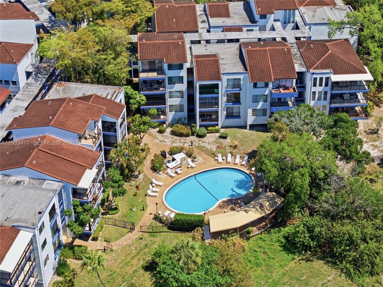 6010 S Falls Cir Dr , Unit 323, Lauderhill, FL 33319 Photo