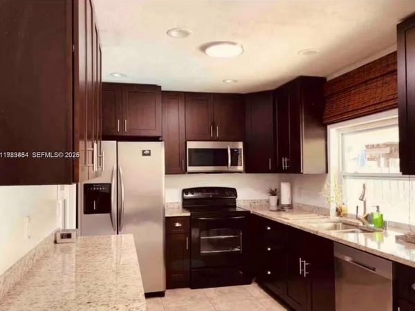 9321 NW 14th St , Pembroke Pines, FL 33024