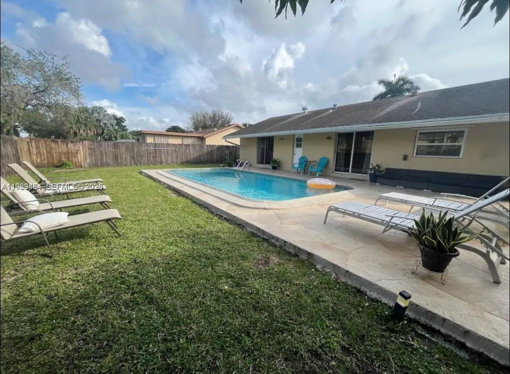 9321 NW 14th St , Pembroke Pines, FL 33024 Photo