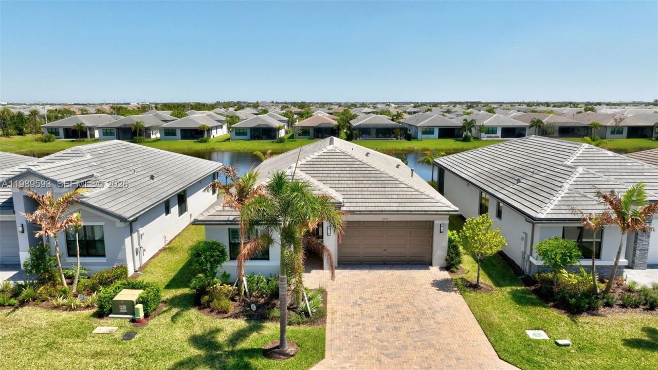 12551 SW Blue Mangrove Pkwy, Port Saint Lucie, FL 34987 Photo