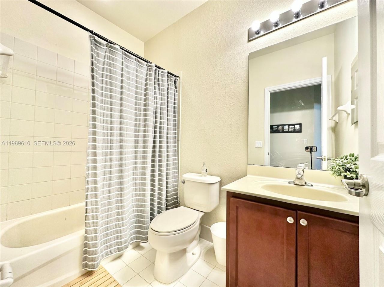 11403 NW 89th St, Unit 219, Doral, FL 33178 Photo
