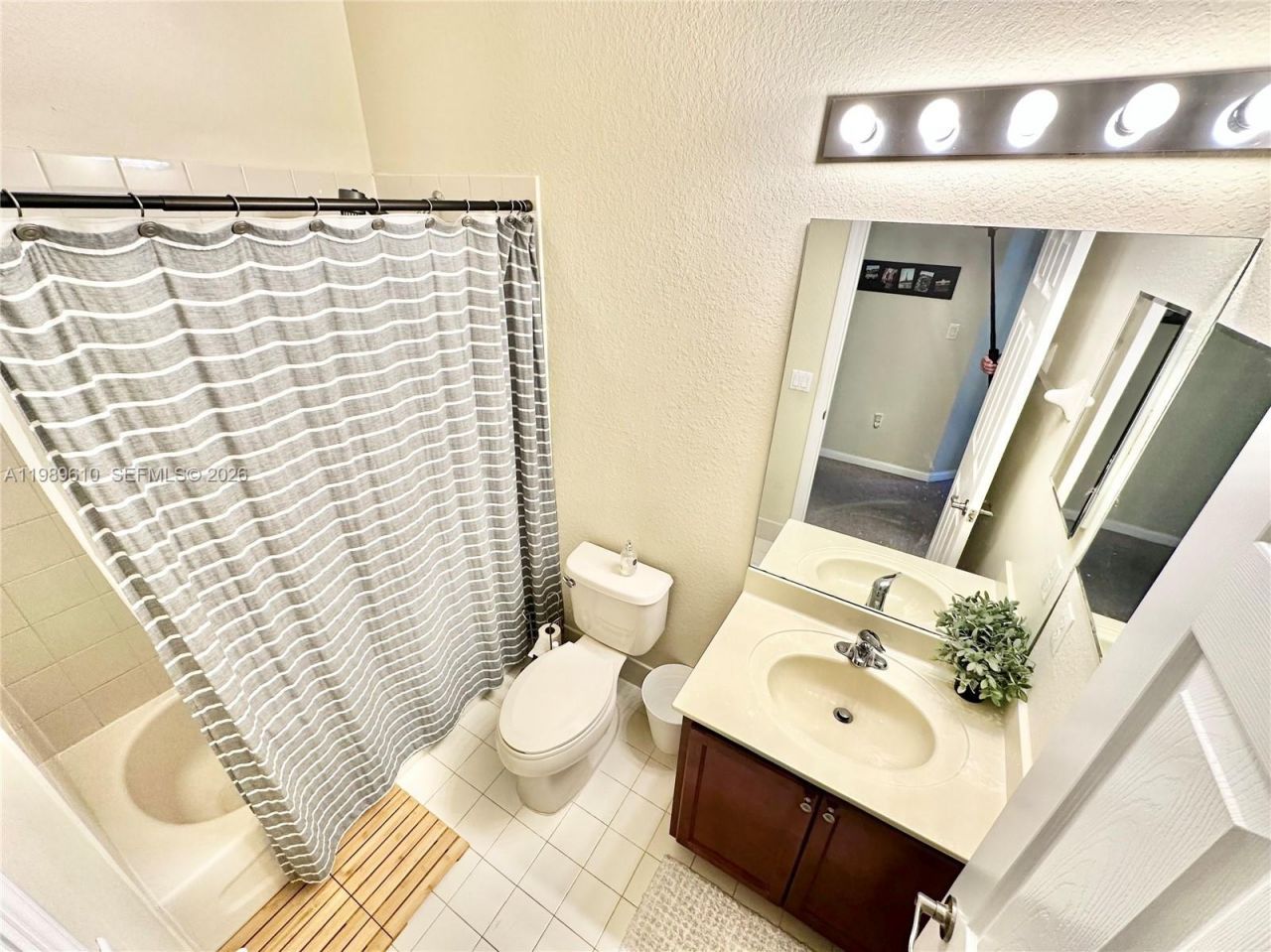 11403 NW 89th St, Unit 219, Doral, FL 33178 Photo