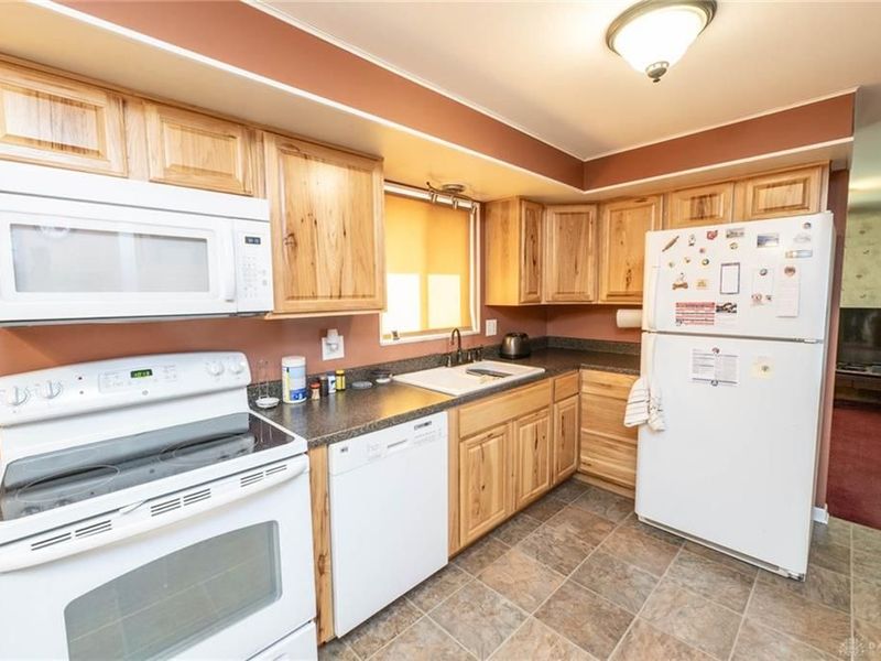 6826 Stillmore Drive, Englewood, OH 45322 Photo 11