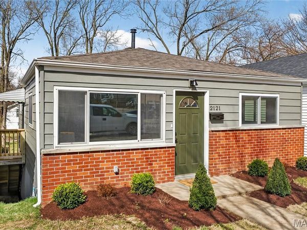 2121 Esther Avenue, St Louis, MO 63139