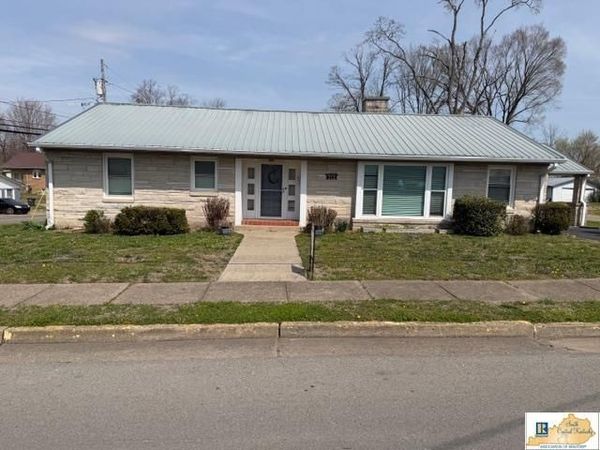 212 W 4th Street , Tompkinsville, KY 42167