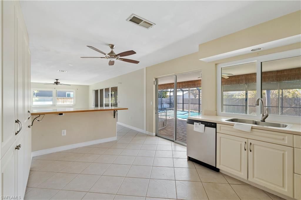 2366 Woodland Ter, Fort Myers, FL 33907 Photo
