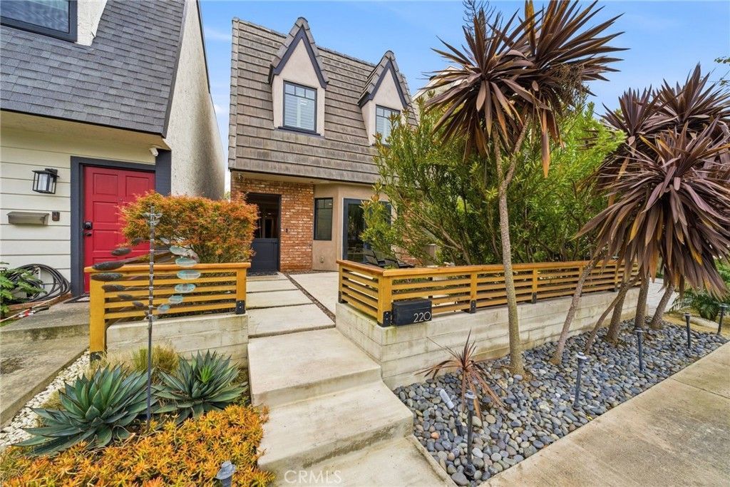 220 Detroit Avenue, Huntington Beach, CA 92648 Main Photo