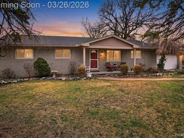 447 Lange Drive, Troy, MI 48098