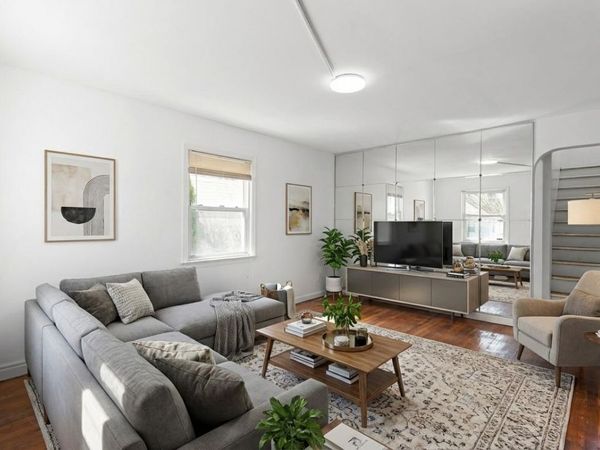 7 Everett Street , Valley Stream, NY 11580