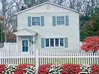 171 Pauline Street Holbrook, NY 11741