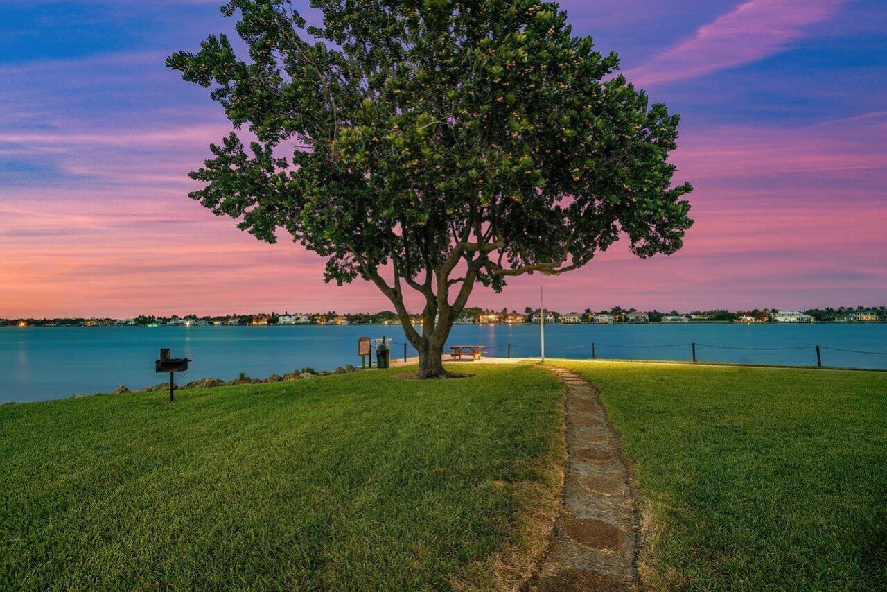 110 Yacht Club Way, Unit 105, Hypoluxo, FL 33462 Photo