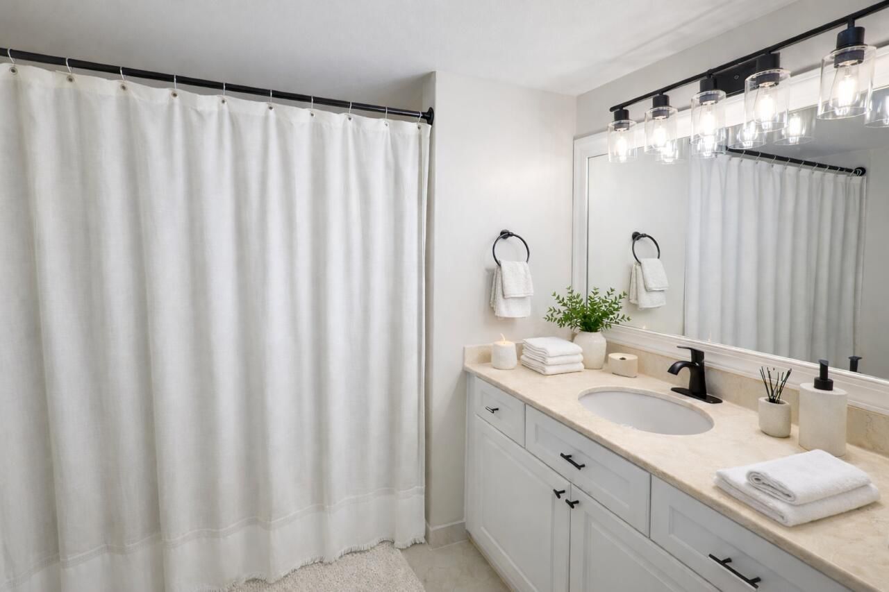 110 Yacht Club Way, Unit 105, Hypoluxo, FL 33462 Photo