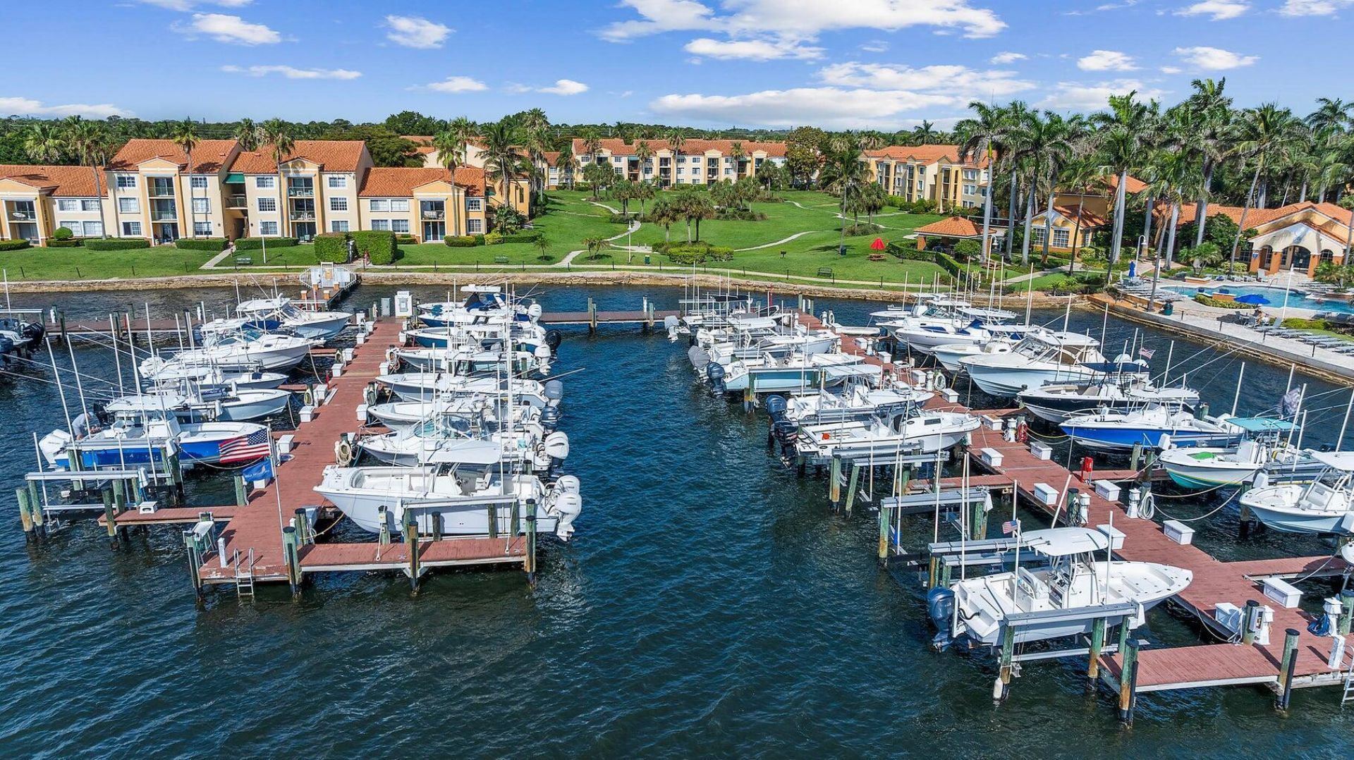 110 Yacht Club Way, Unit 105, Hypoluxo, FL 33462 Photo
