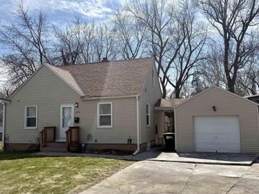 2753 Sharon Drive , Omaha, NE 68112