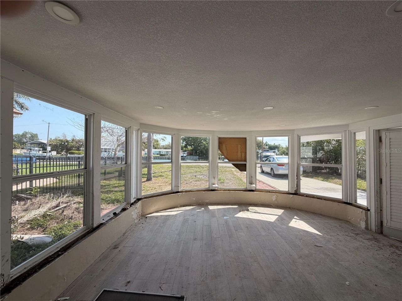 3945 Sunrise Drive S, Saint Petersburg, FL 33705 Photo