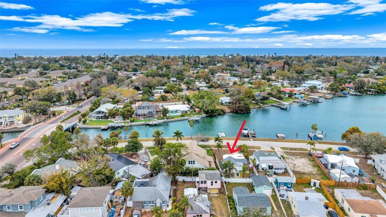 3945 Sunrise Drive S, Saint Petersburg, FL 33705 Photo