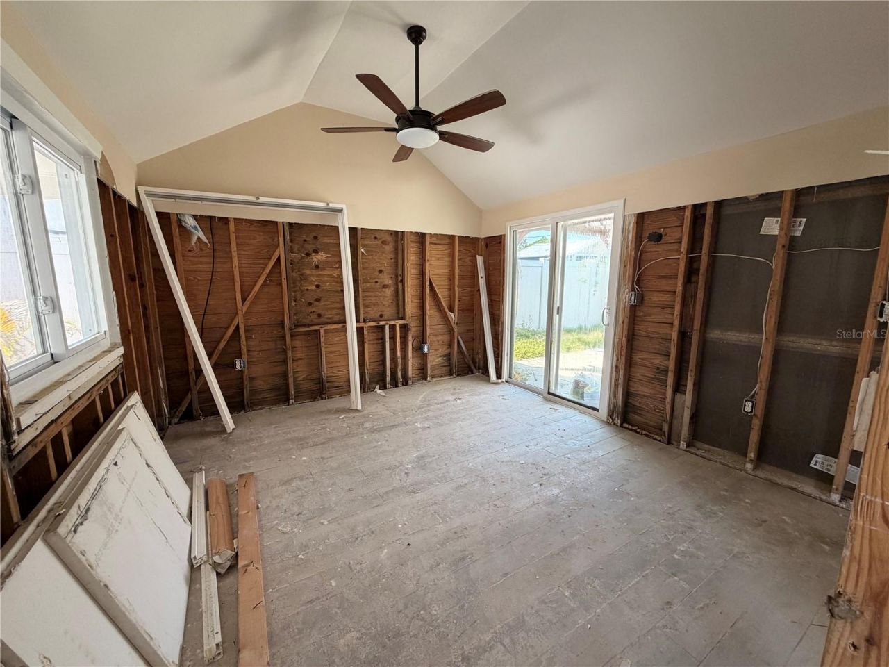 3945 Sunrise Drive S, Saint Petersburg, FL 33705 Photo