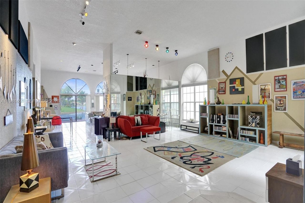 11585 N Quayside Dr , Cooper City, FL 33026 Photo