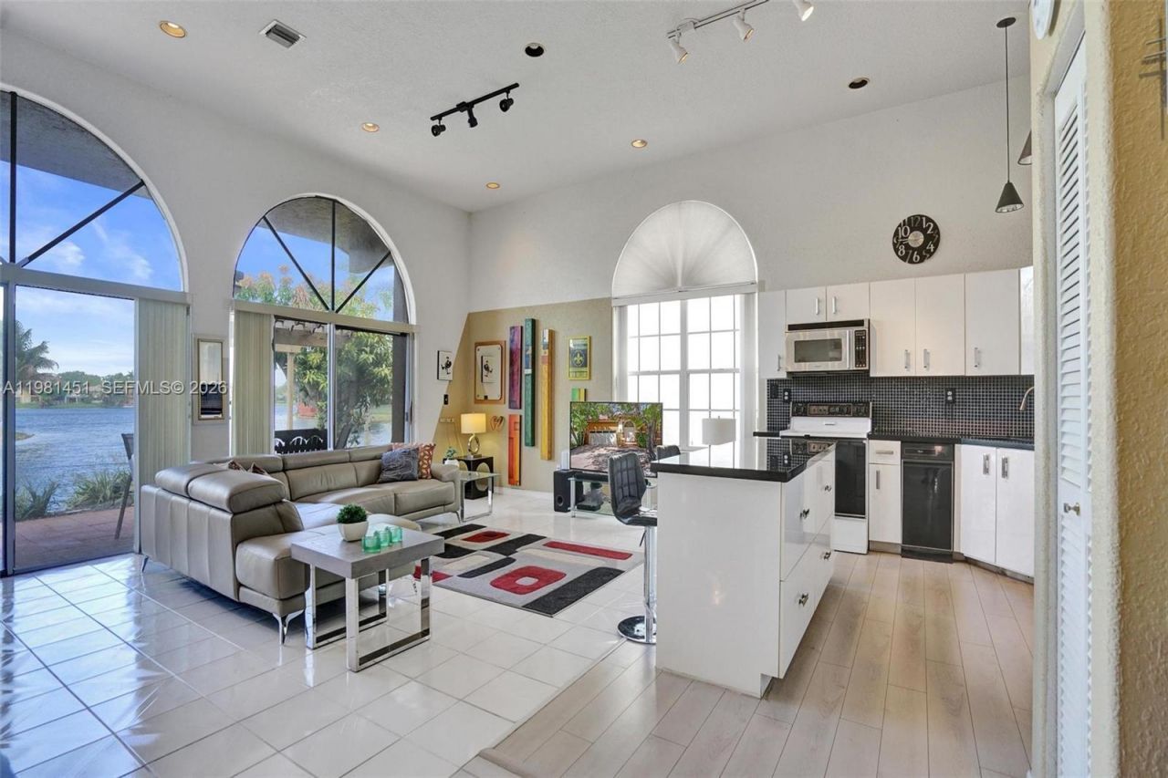 11585 N Quayside Dr , Cooper City, FL 33026 Photo