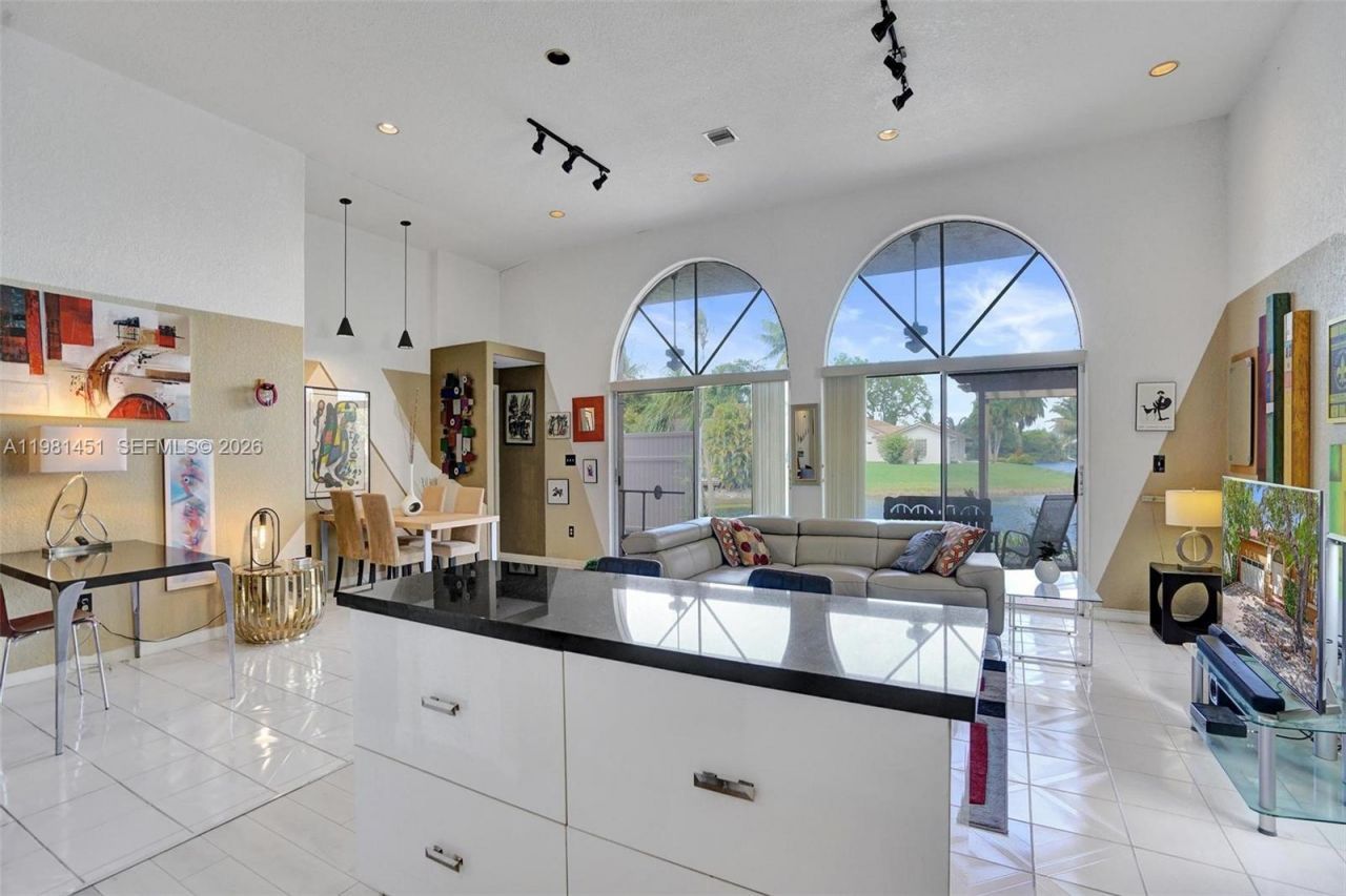 11585 N Quayside Dr , Cooper City, FL 33026 Photo