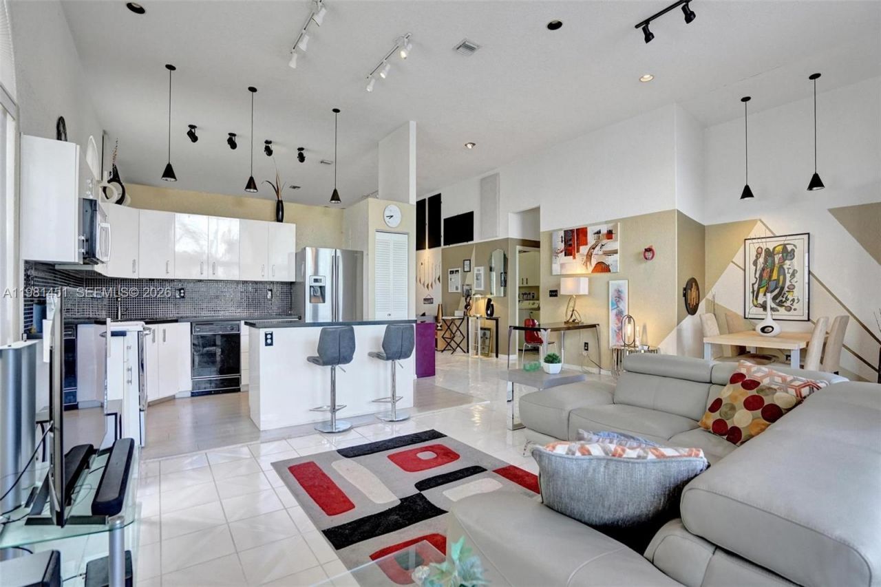 11585 N Quayside Dr , Cooper City, FL 33026 Photo