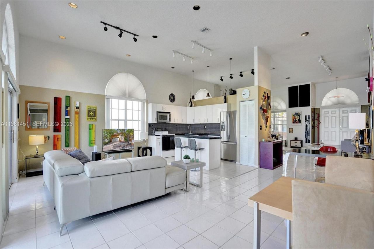 11585 N Quayside Dr , Cooper City, FL 33026 Photo