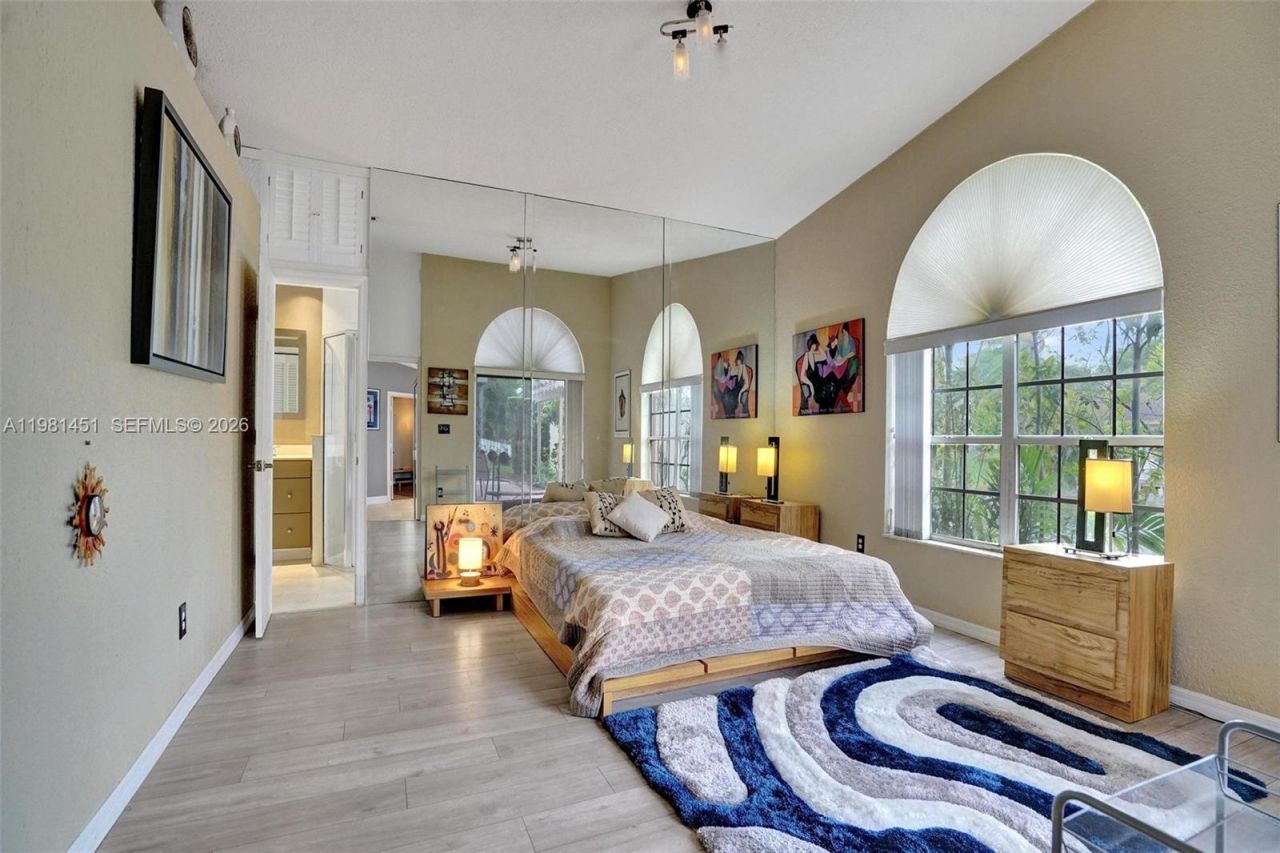 11585 N Quayside Dr , Cooper City, FL 33026 Photo