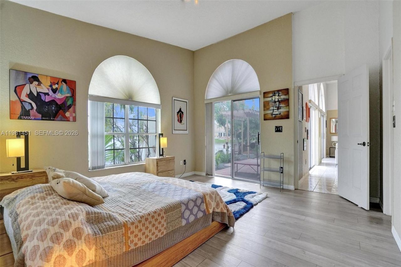 11585 N Quayside Dr , Cooper City, FL 33026 Photo