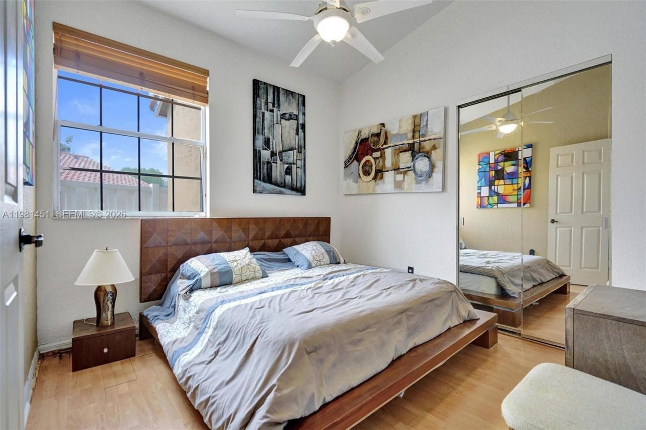 11585 N Quayside Dr , Cooper City, FL 33026 Photo